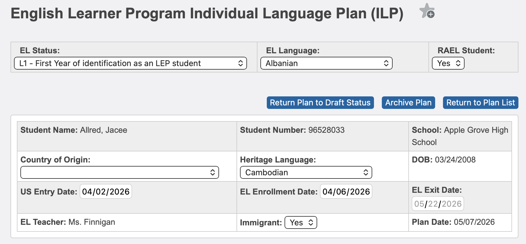 Plan editor action row with buttons to finalize and lock, archive, or return to the plan list and the first student information section.